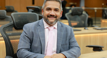 Deputado Júlio Pina aparece entre os 10 parlamentares mais lembrados em intenção de voto em Goiânia 